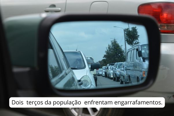 Resolva questões de concordância verbal como essa. Quando o sujeito é representado por um numeral fracionário, a concordância deve ser feita com o numerador, no caso, dois terços.